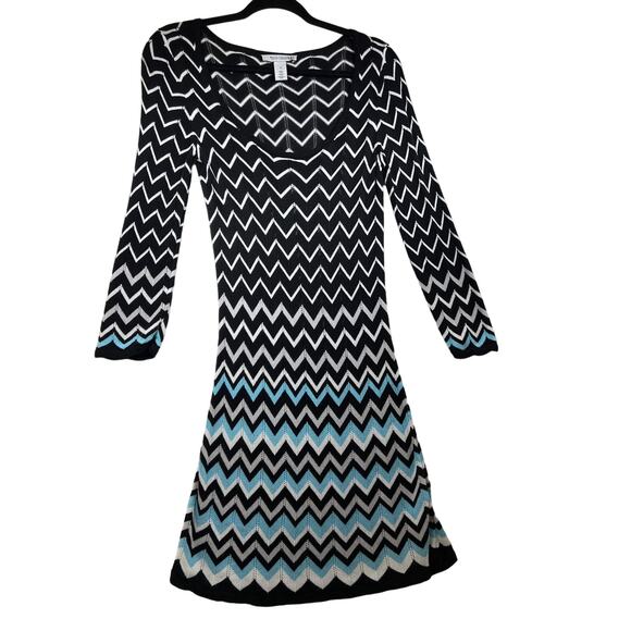WHBM Black White Blue Chevron Open Knit Fitted Mini Dress Womens Medium - Picture 1 of 16